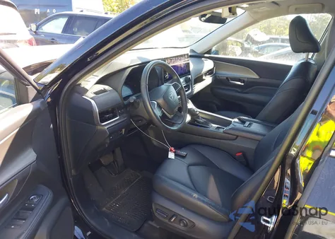 2024 Toyota Grand Highlander Xle из США, поврежденный, VIN 5TDAAAB5XRS047076